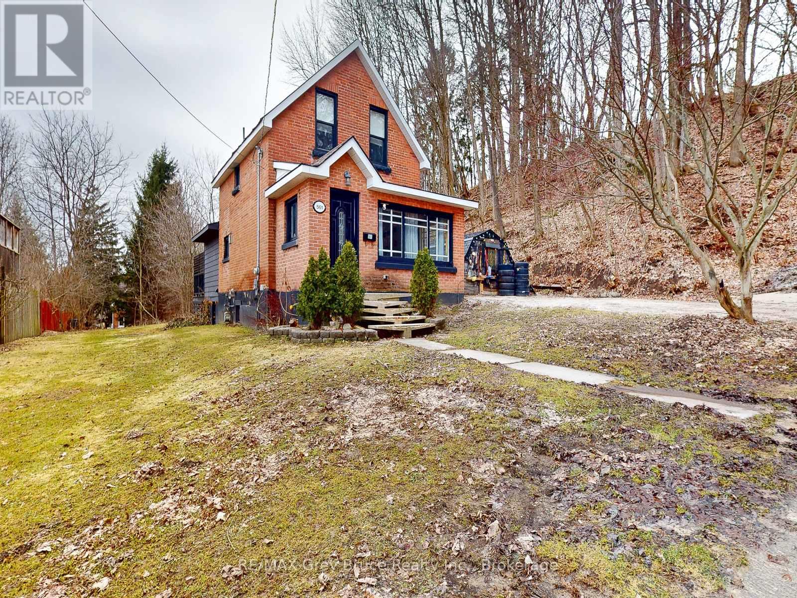 561 17th Street W, Owen Sound, Ontario  N4K 4B6 - Photo 4 - X12955440