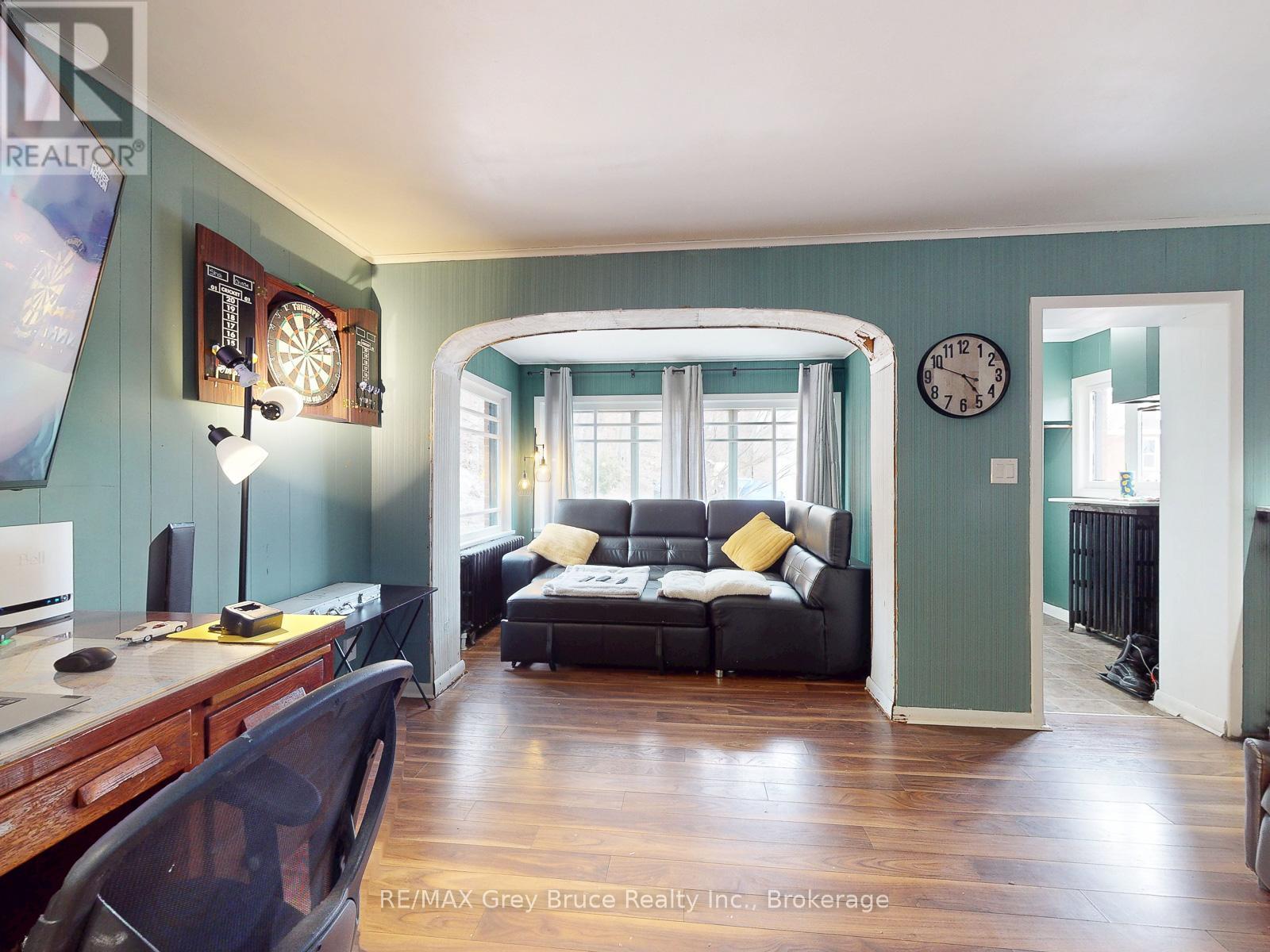 561 17th Street W, Owen Sound, Ontario  N4K 4B6 - Photo 9 - X12955440