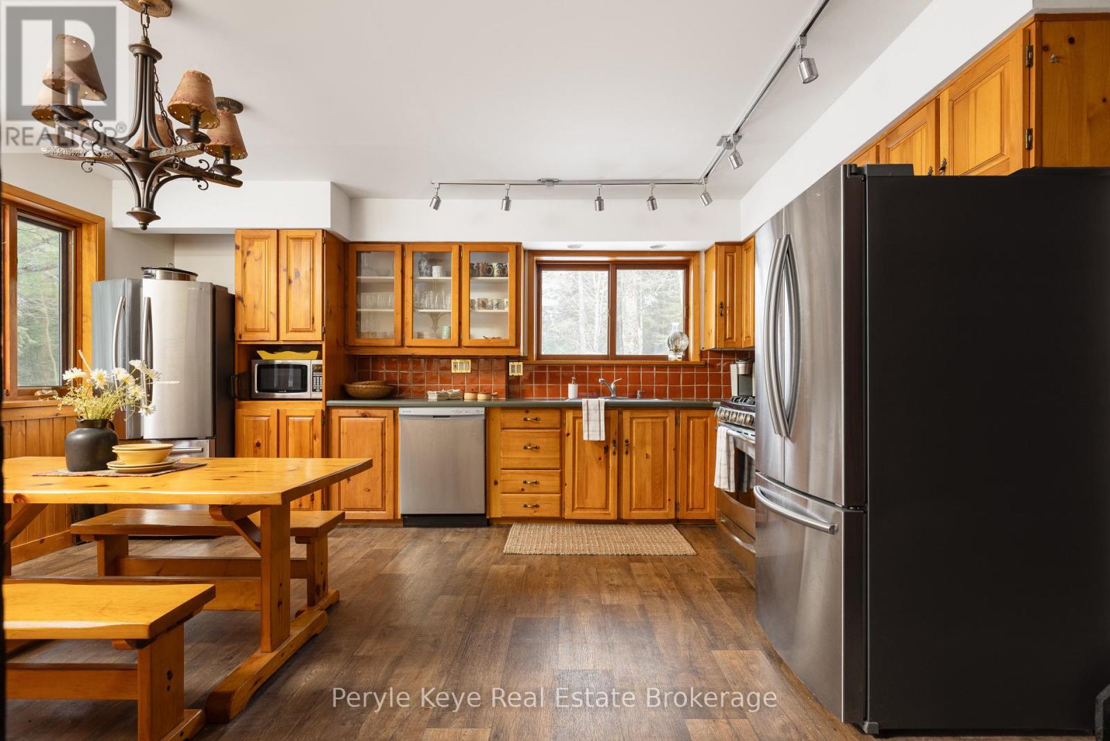 2391 Limberlost Road, Lake Of Bays, Ontario  P1H 2J6 - Photo 30 - X12955512