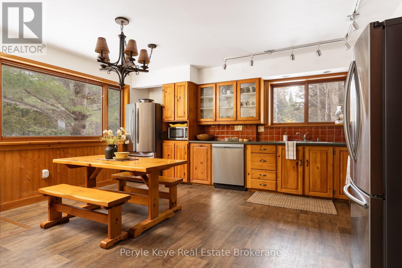 2391 Limberlost Road, Lake Of Bays, Ontario  P1H 2J6 - Photo 31 - X12955512