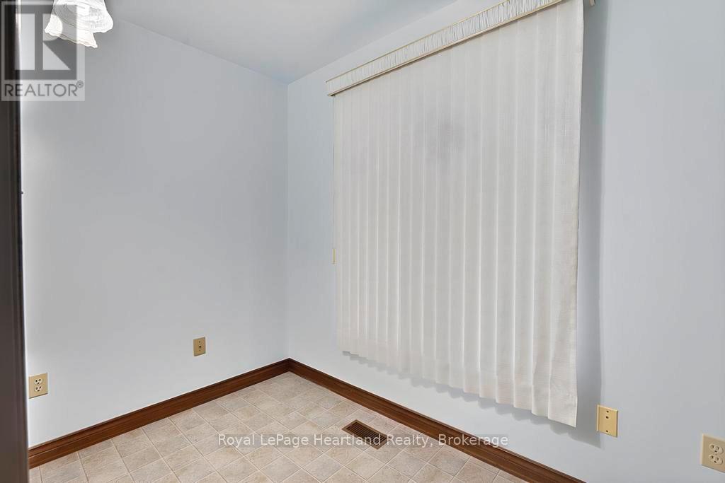 146 Princess Street, Central Huron, Ontario  N0M 1L0 - Photo 17 - X12955578