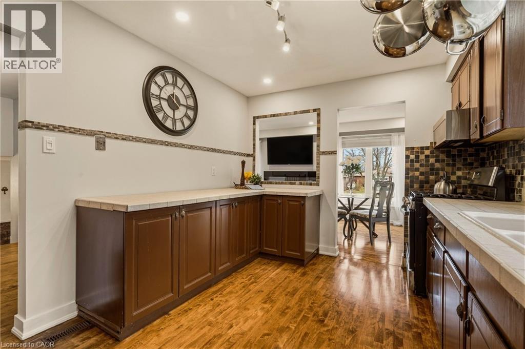 21 Milverton Close, Waterdown, Ontario  L8B 0B1 - Photo 14 - 40813217