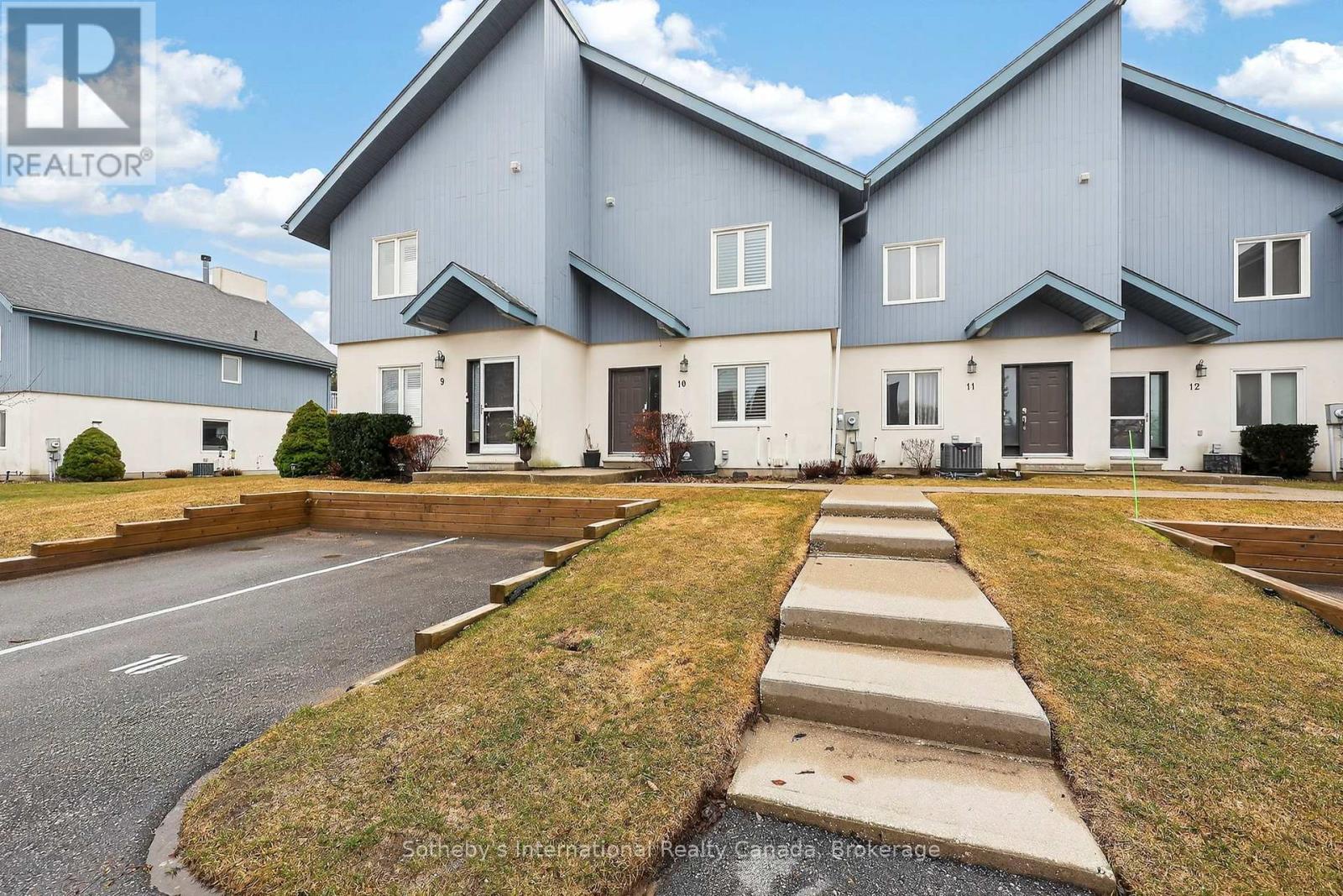 10 - 110 KELLIE'S WAY, Blue Mountains, Ontario