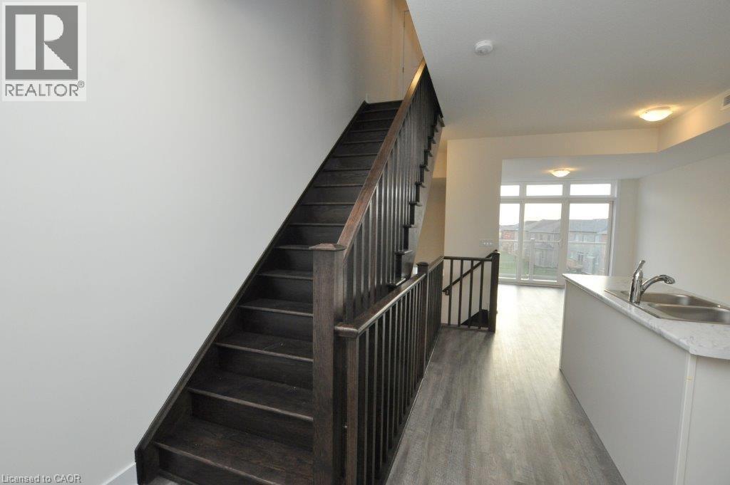 261 Skinner Road Unit# 4, Waterdown, Ontario  L0R 2H1 - Photo 8 - 40817579