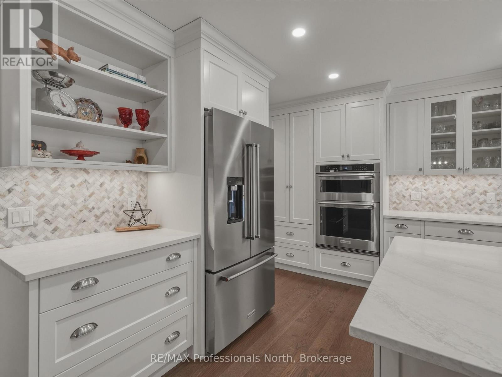 8 Woods Hollow, Gravenhurst, Ontario  P1P 1Y7 - Photo 5 - X12956154