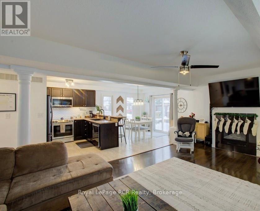 11 Green Street, Mapleton, Ontario  N0G 1P0 - Photo 15 - X12956332