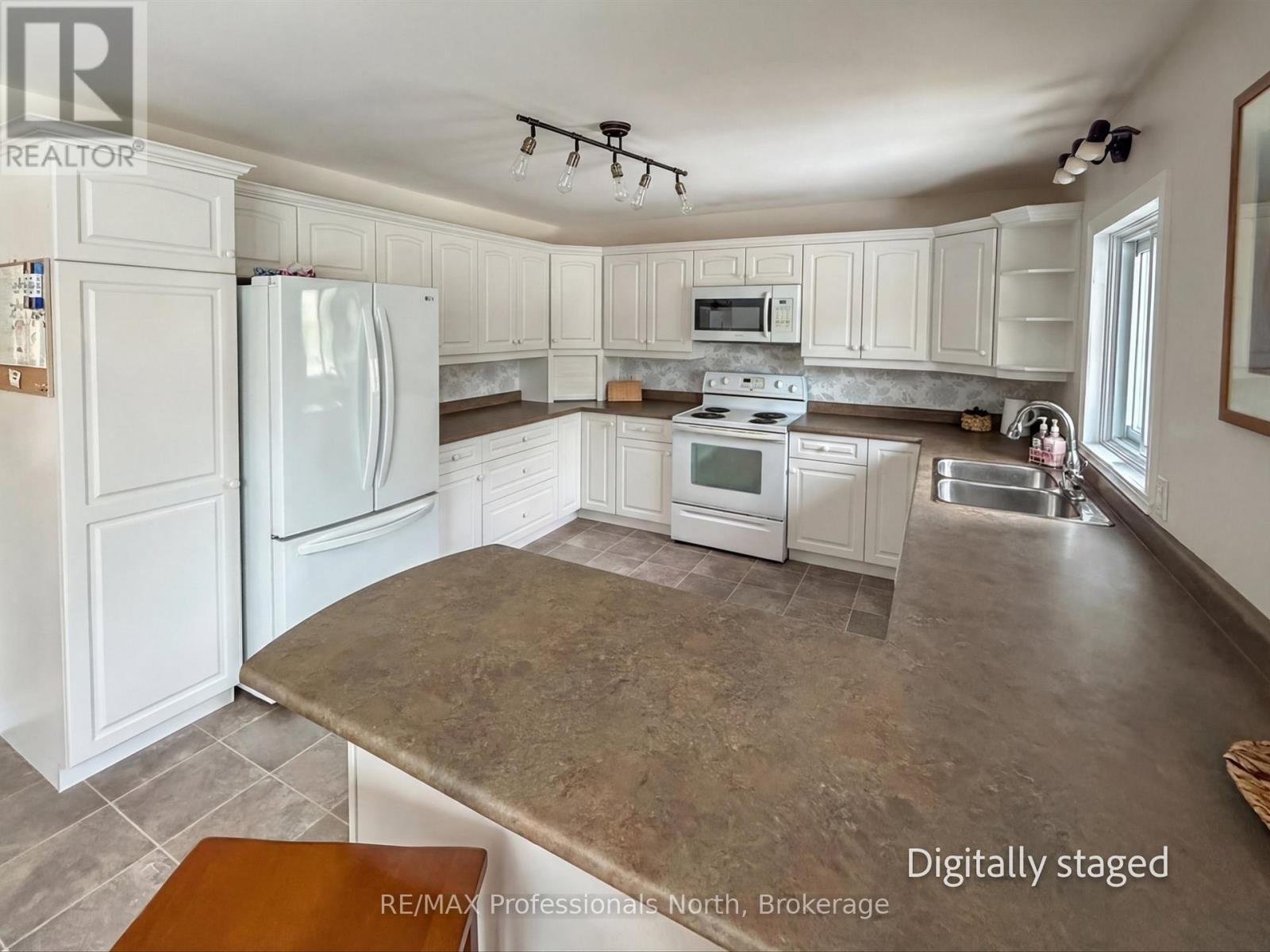 1 Glendale Road, Bracebridge, Ontario  P1L 1B3 - Photo 10 - X12956360