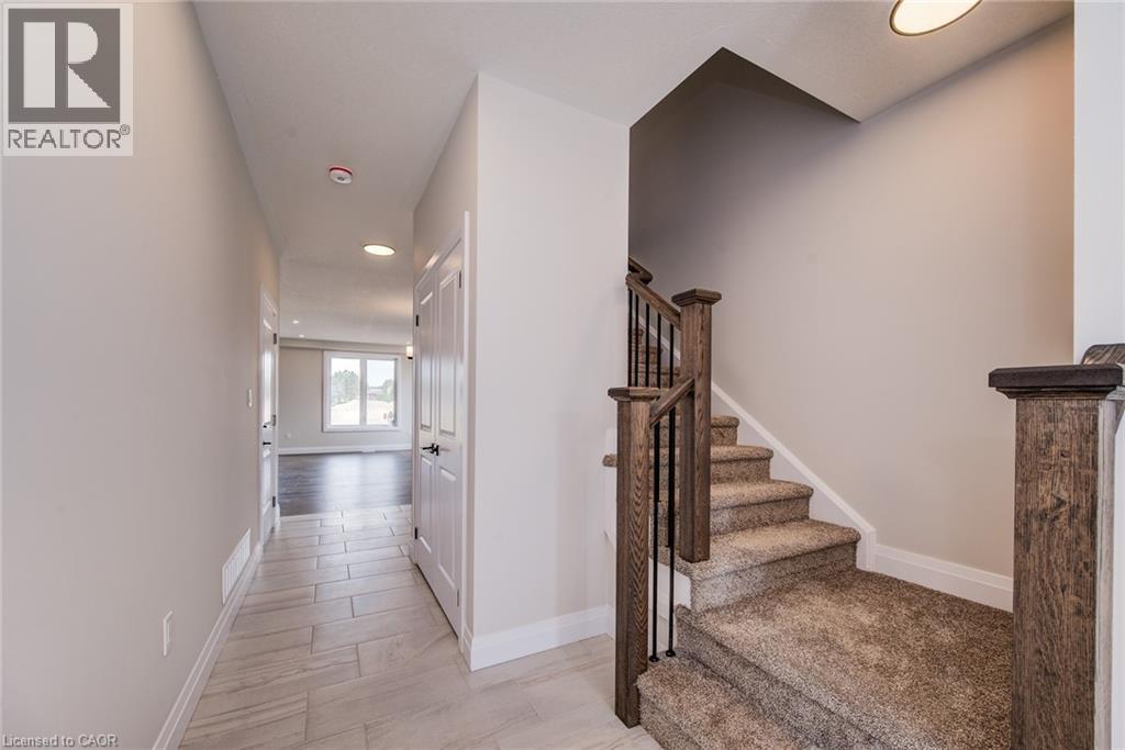 102 Thackeray Way, Harriston, Ontario  N0G 1Z0 - Photo 11 - 40817594