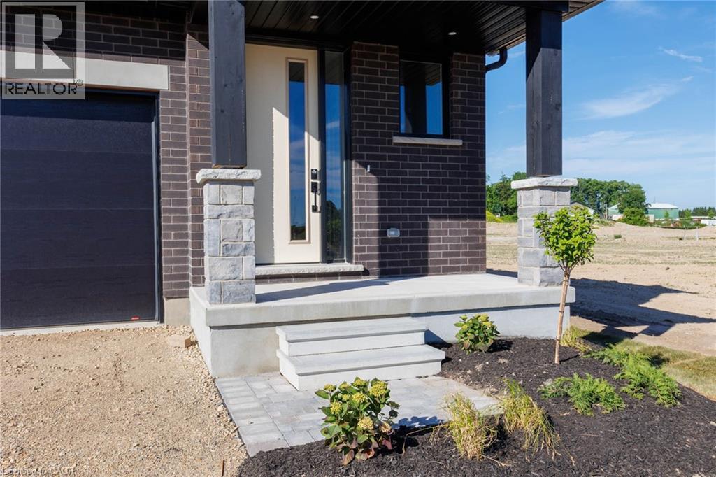 102 Thackeray Way, Harriston, Ontario  N0G 1Z0 - Photo 32 - 40817594