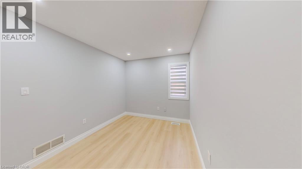 133 Wake Robin Drive, Kitchener, Ontario  N2E 3L6 - Photo 16 - 40817600