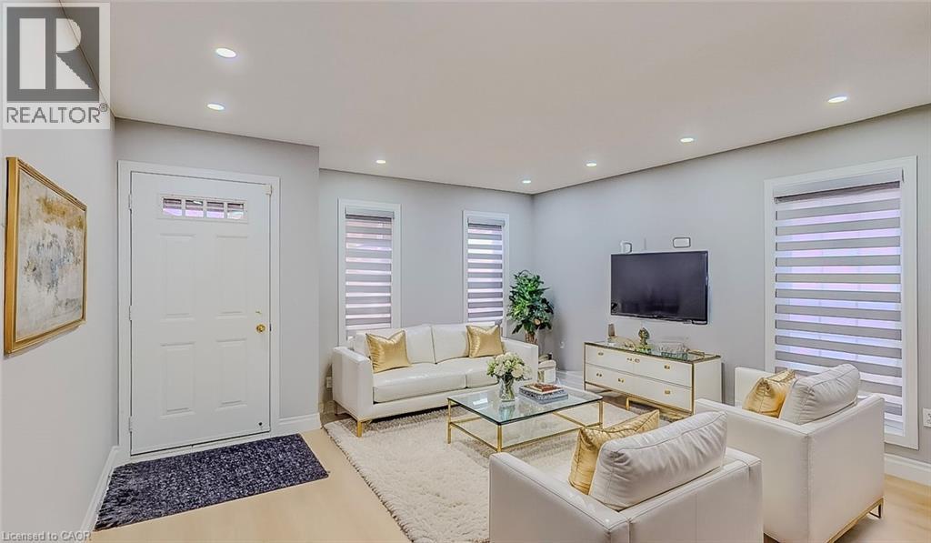 133 Wake Robin Drive, Kitchener, Ontario  N2E 3L6 - Photo 7 - 40817600