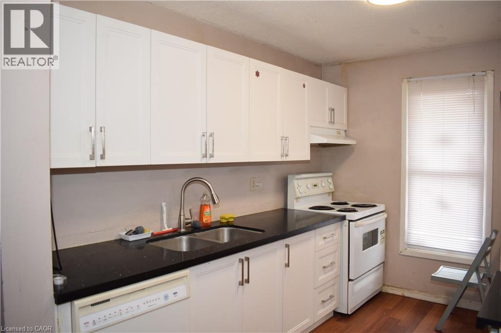 249 Cedarbrae Avenue Unit# 1, Waterloo, Ontario  N2L 4S8 - Photo 8 - 40817602