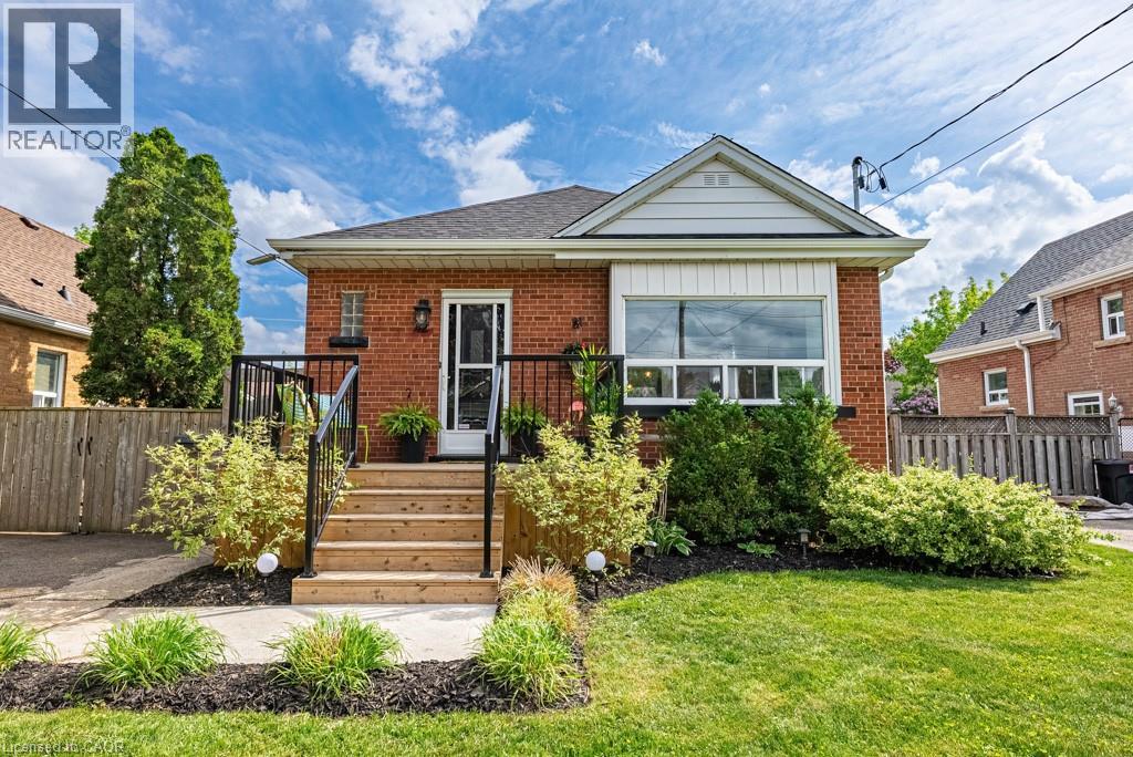 42 SHARON Avenue, Hamilton, Ontario