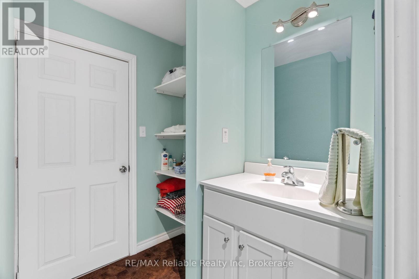 122 Victoria Street, Huron East, Ontario  N0K 1W0 - Photo 15 - X12957756