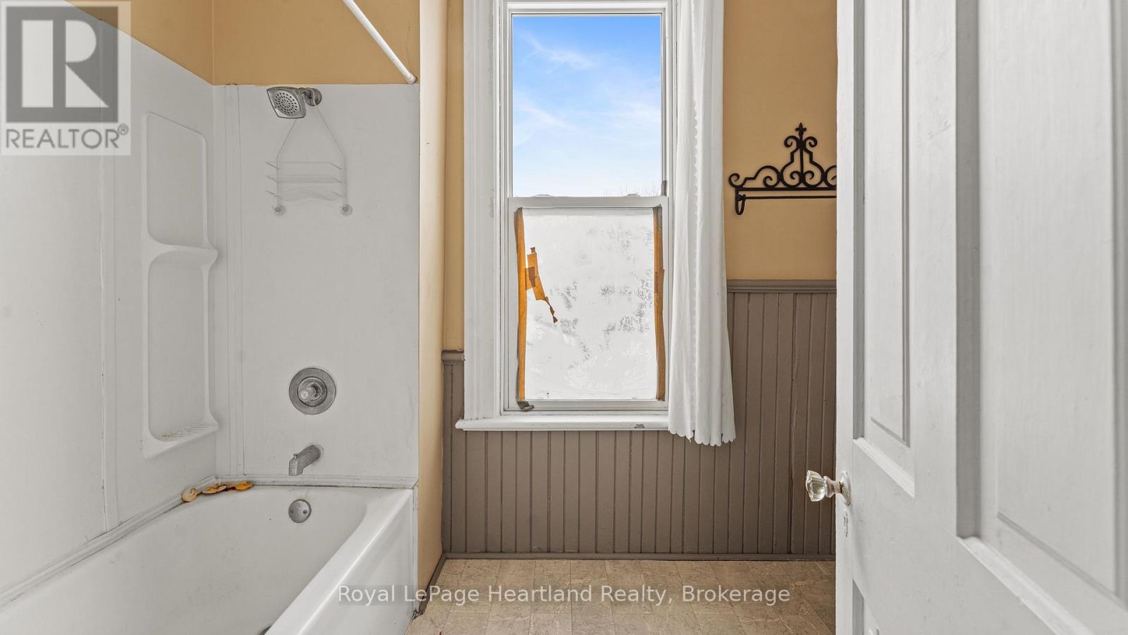 190 Albert Street, Central Huron, Ontario  N0M 1L0 - Photo 37 - X12958258