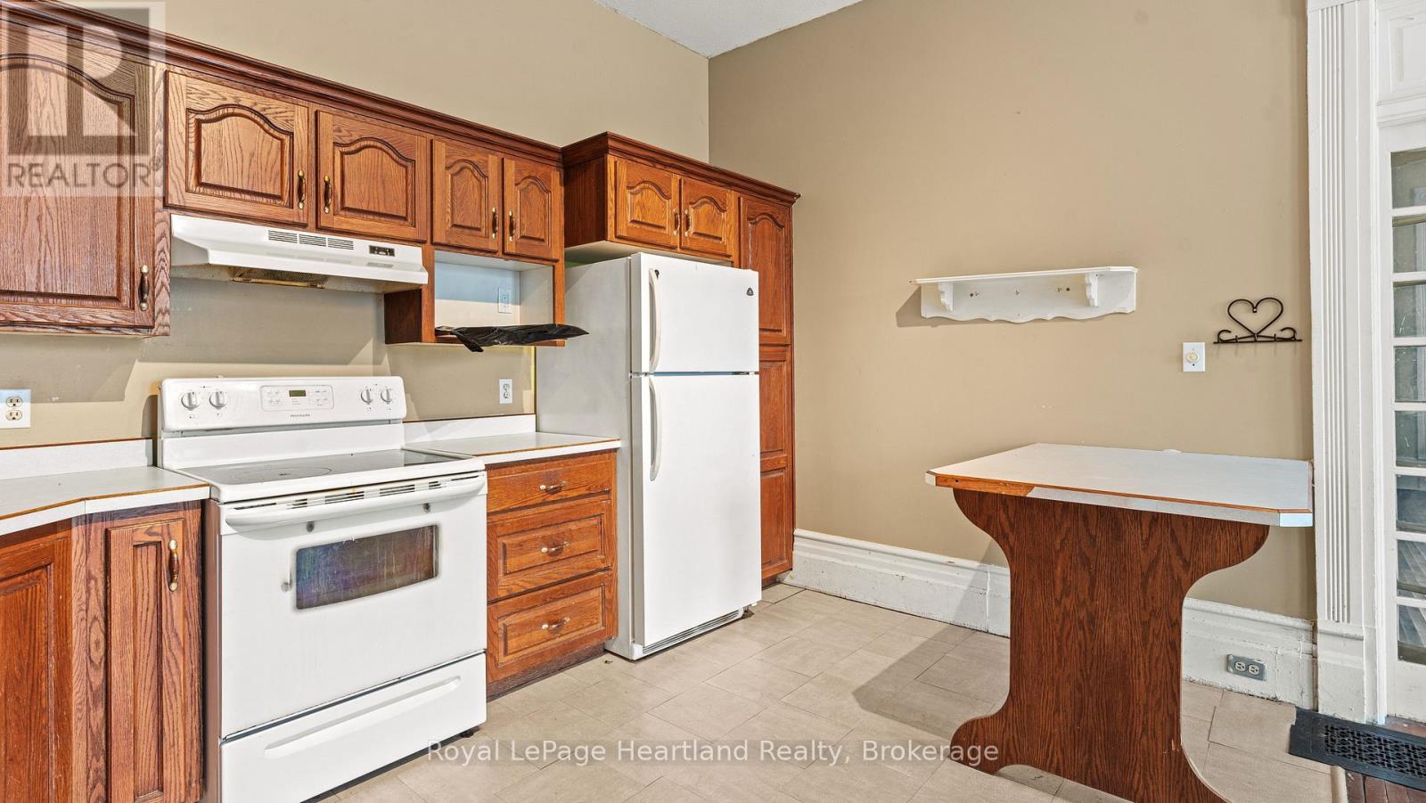 190 Albert Street, Central Huron, Ontario  N0M 1L0 - Photo 6 - X12958258