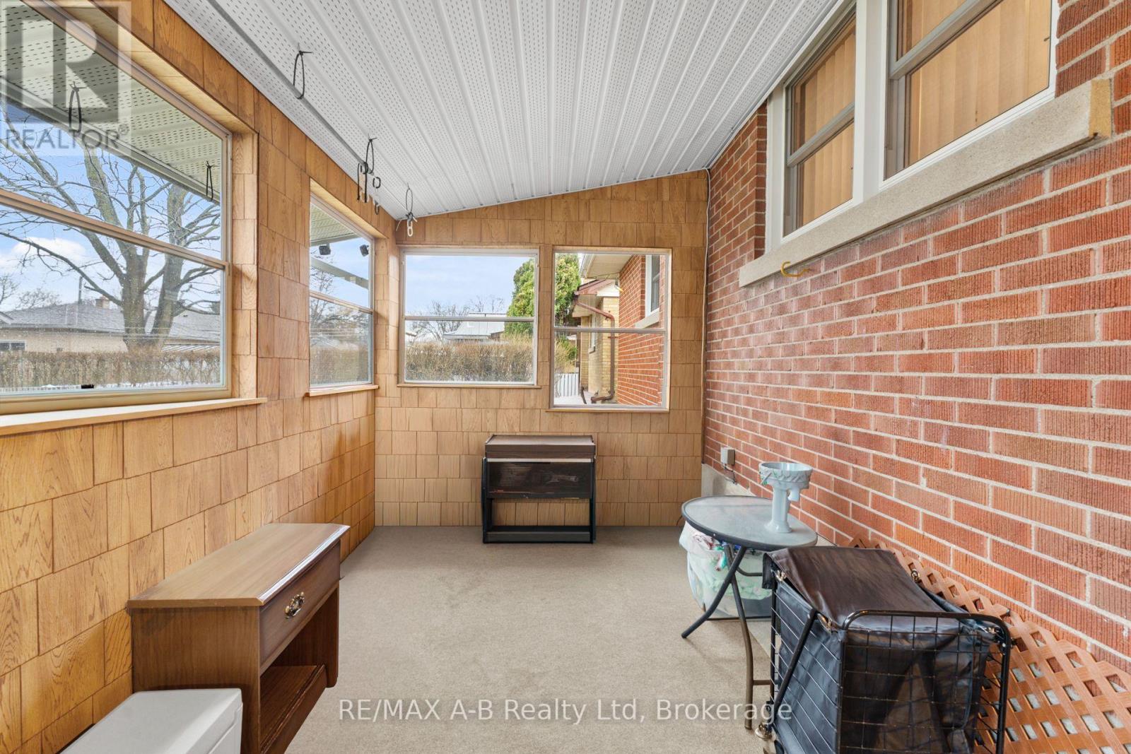 10 Clark Avenue, Kitchener, Ontario  N2C 1Y2 - Photo 24 - X12958666