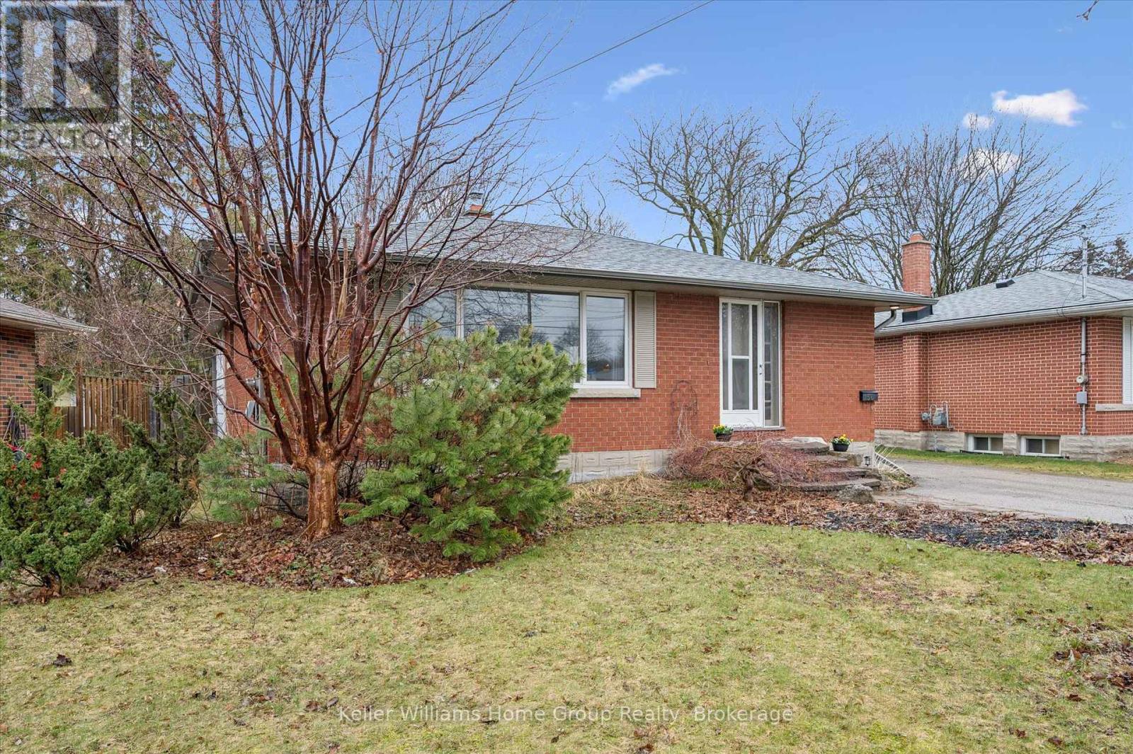 56 Ottawa Crescent, Guelph, Ontario  N1E 2A9 - Photo 2 - X12958676