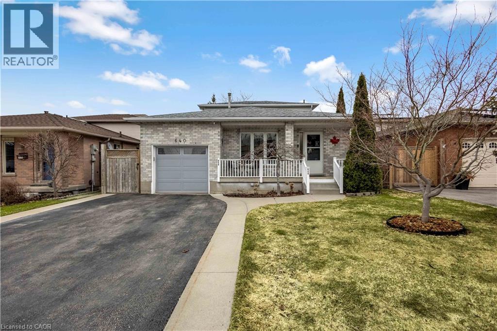640 ACADIA Drive, Hamilton, Ontario