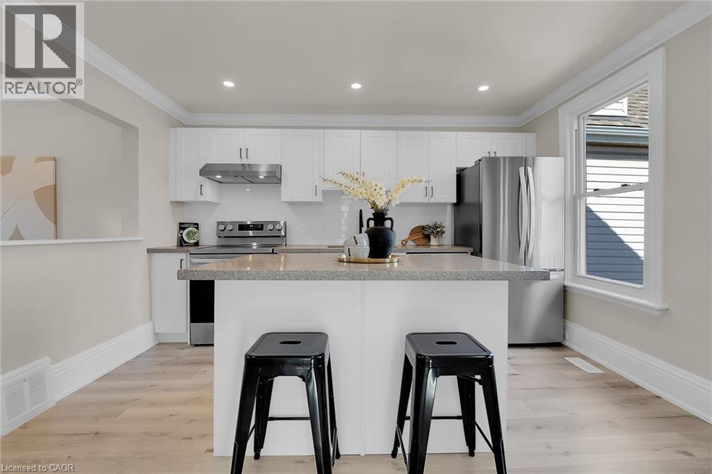 70 Robins Avenue, Hamilton, Ontario  L8H 4N4 - Photo 3 - 40817705