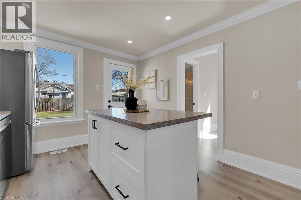 70 Robins Avenue, Hamilton, Ontario  L8H 4N4 - Photo 5 - 40817705