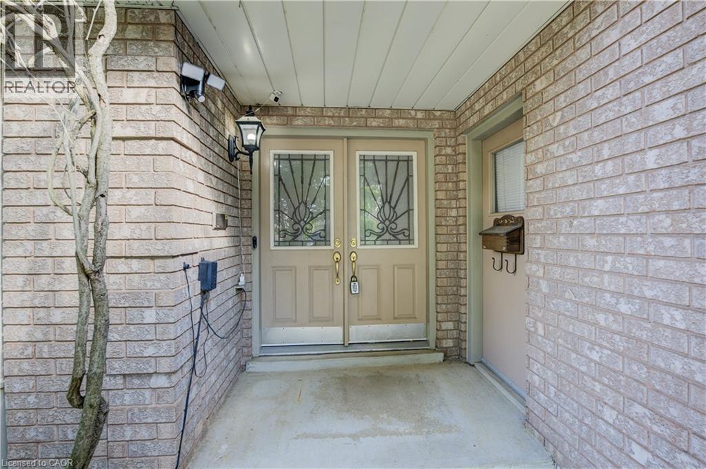 466 Dicenzo Drive, Hamilton, Ontario  L9B 2C4 - Photo 3 - 40817380