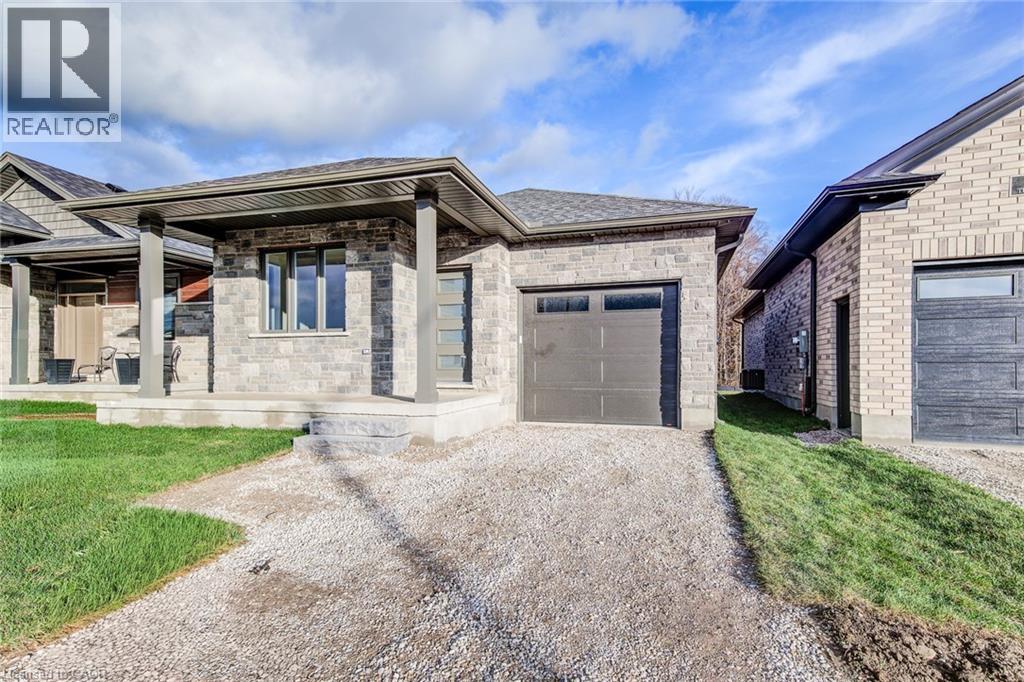 27 TUPELO Crescent, Elmira, Ontario