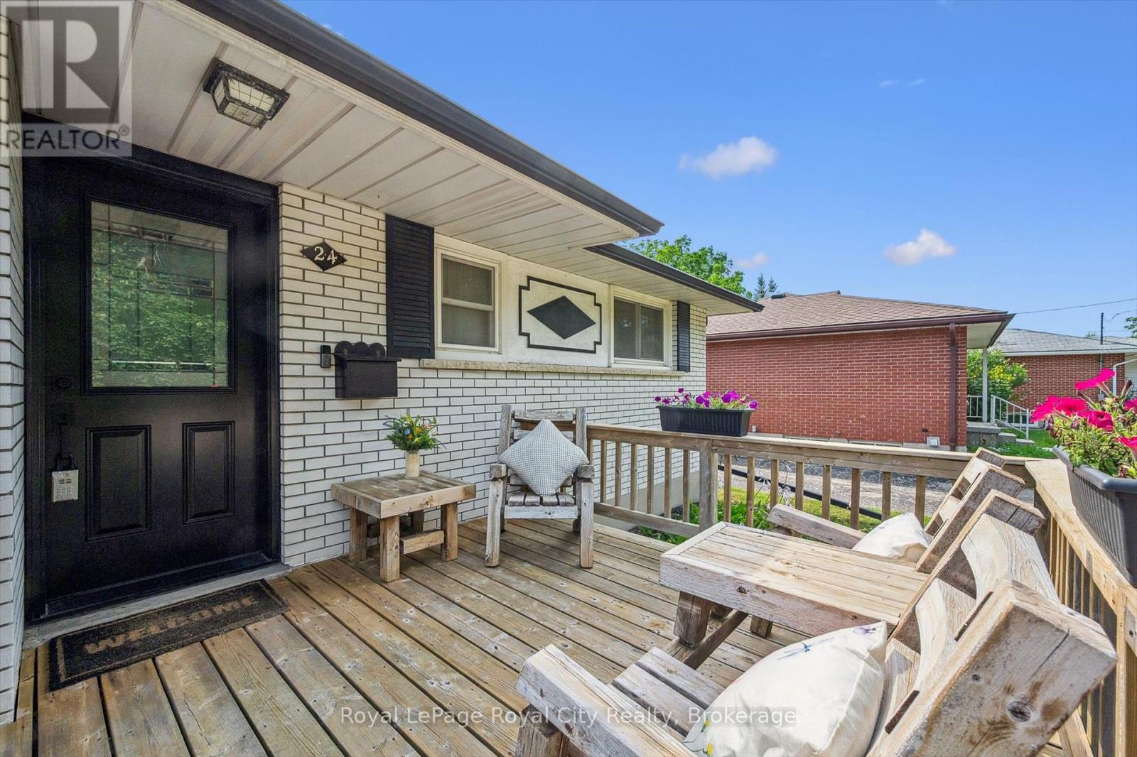 24 Julia Drive, Guelph, Ontario  N1H 5W1 - Photo 5 - X12959340