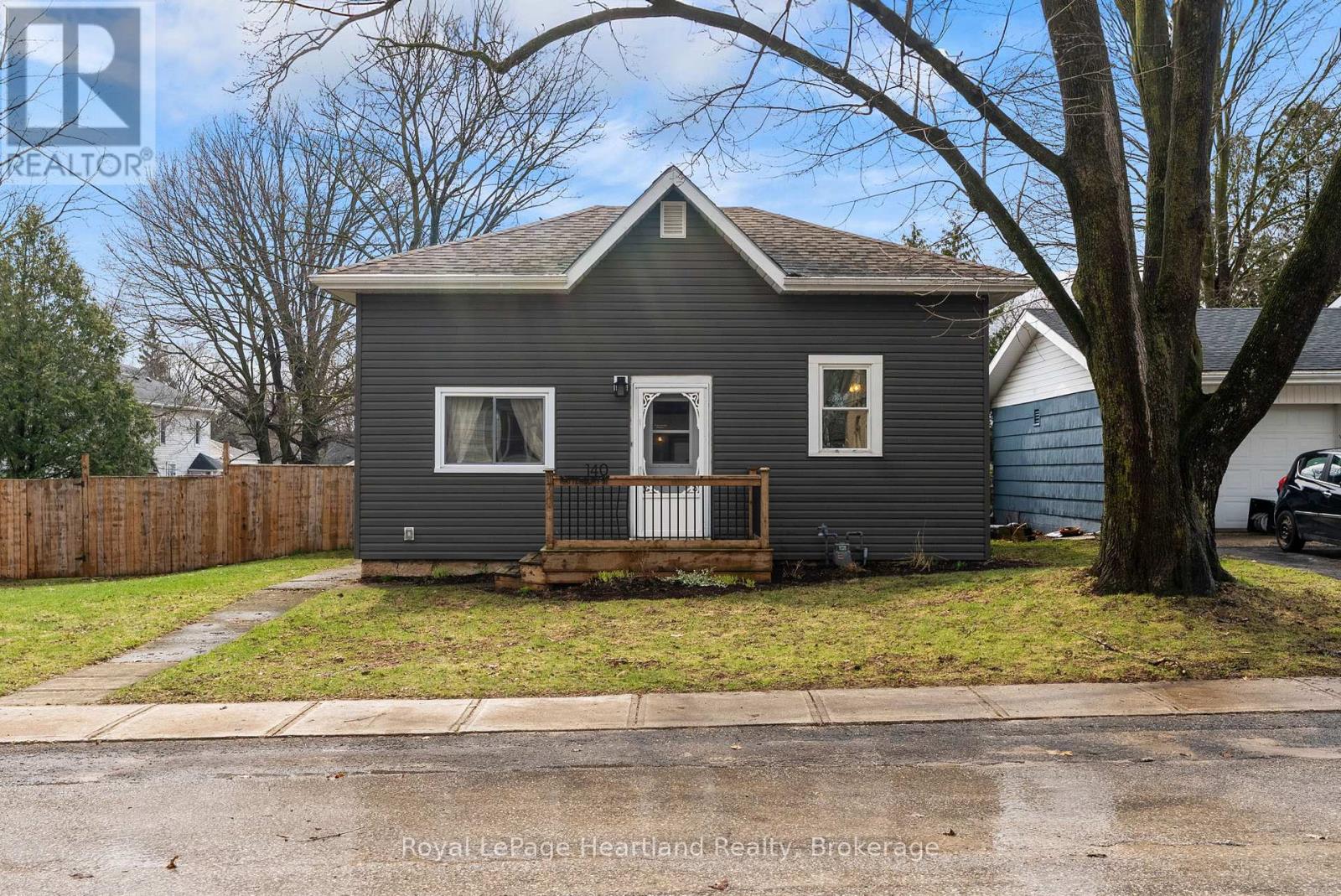 140 RATTENBURY STREET W, Central Huron, Ontario