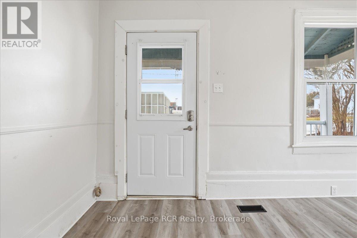 234 Elma Street E, North Perth, Ontario  N4W 2E1 - Photo 9 - X12959568