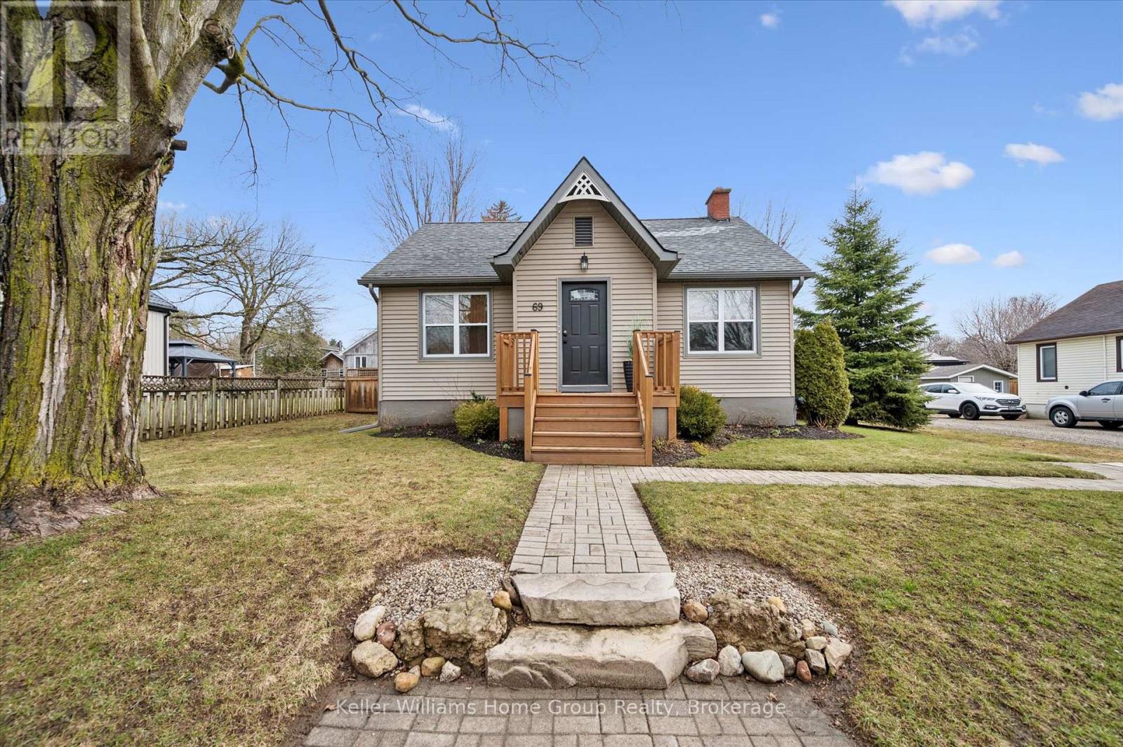 69 IRVINE STREET, Centre Wellington, Ontario