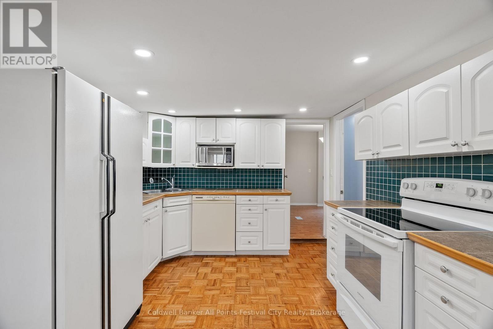 28 Sutton Drive, Ashfield-Colborne-Wawanosh, Ontario  N7A 3Y3 - Photo 4 - X12959834