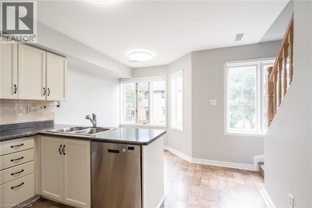 266 Limeridge Road E Unit# 1, Hamilton, Ontario  L9A 2S7 - Photo 8 - 40817833