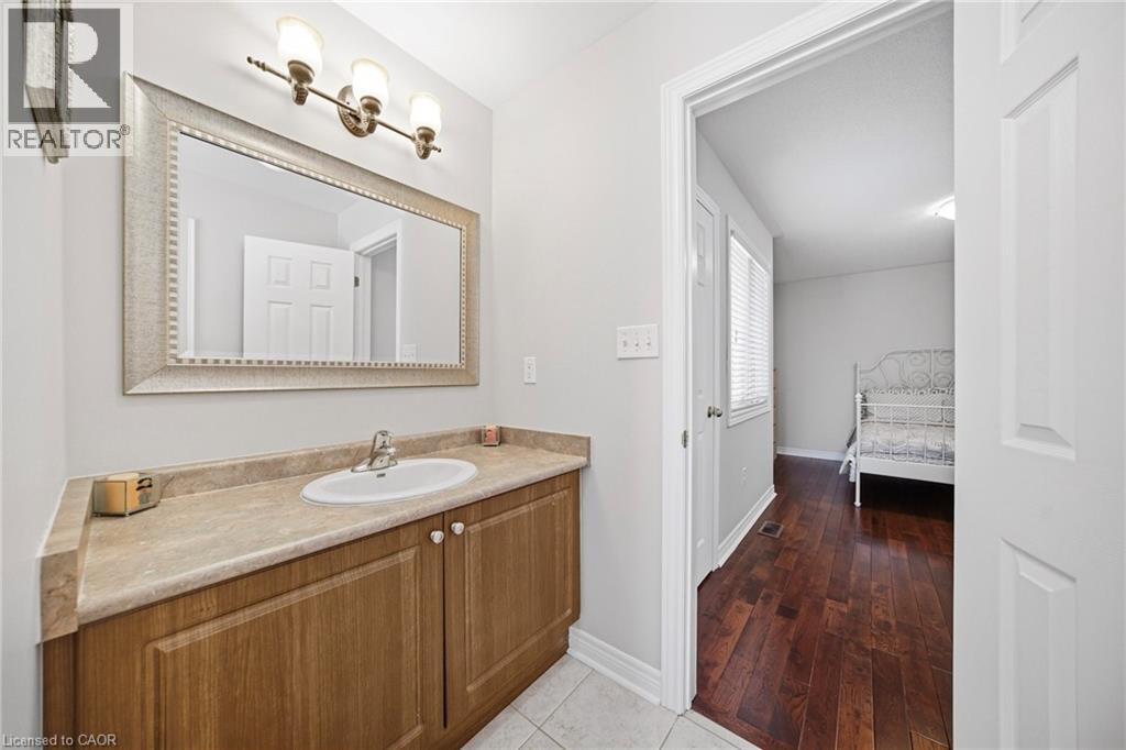 884 Stoutt Crescent, Milton, Ontario  L9T 7R1 - Photo 10 - 40816606