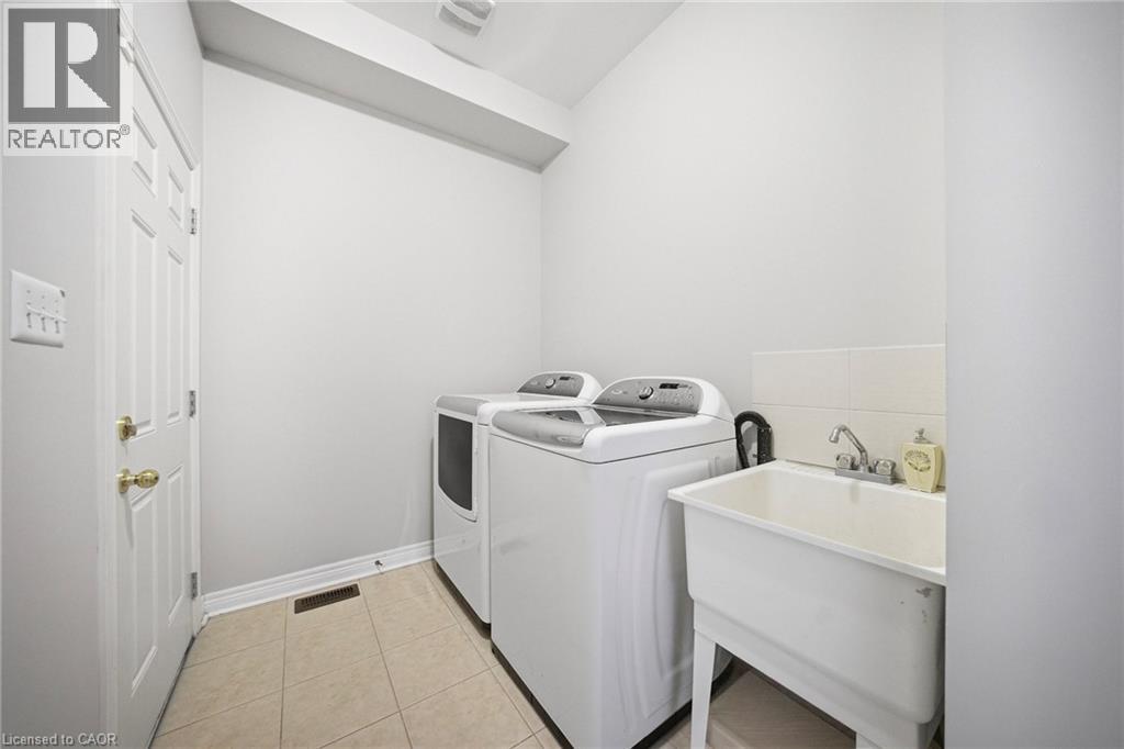 884 Stoutt Crescent, Milton, Ontario  L9T 7R1 - Photo 17 - 40816606