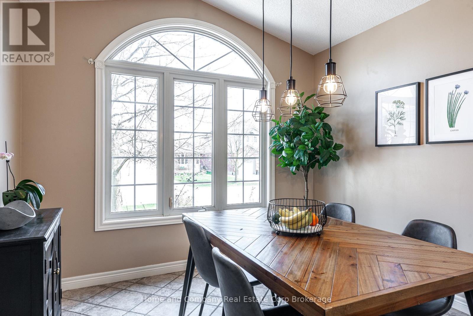 82 Gregory Crescent, Stratford, Ontario  N5A 8A6 - Photo 6 - X12960228