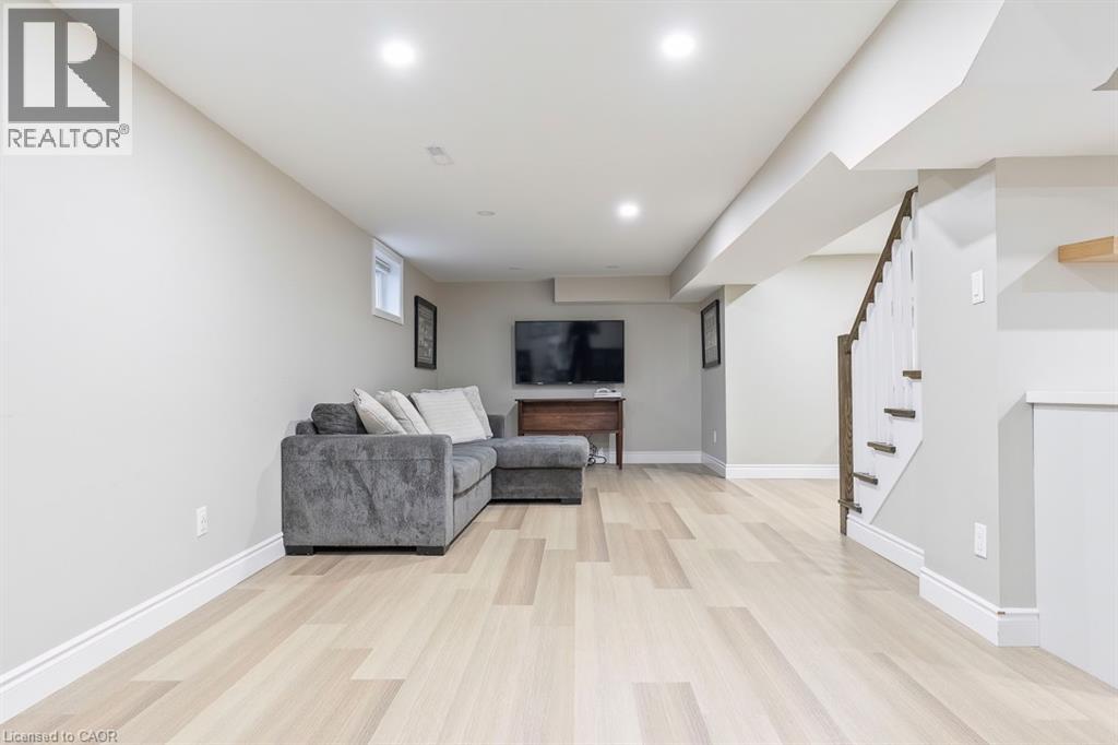 1 Parkway Place, Hamilton, Ontario  L9H 6K3 - Photo 35 - 40816665