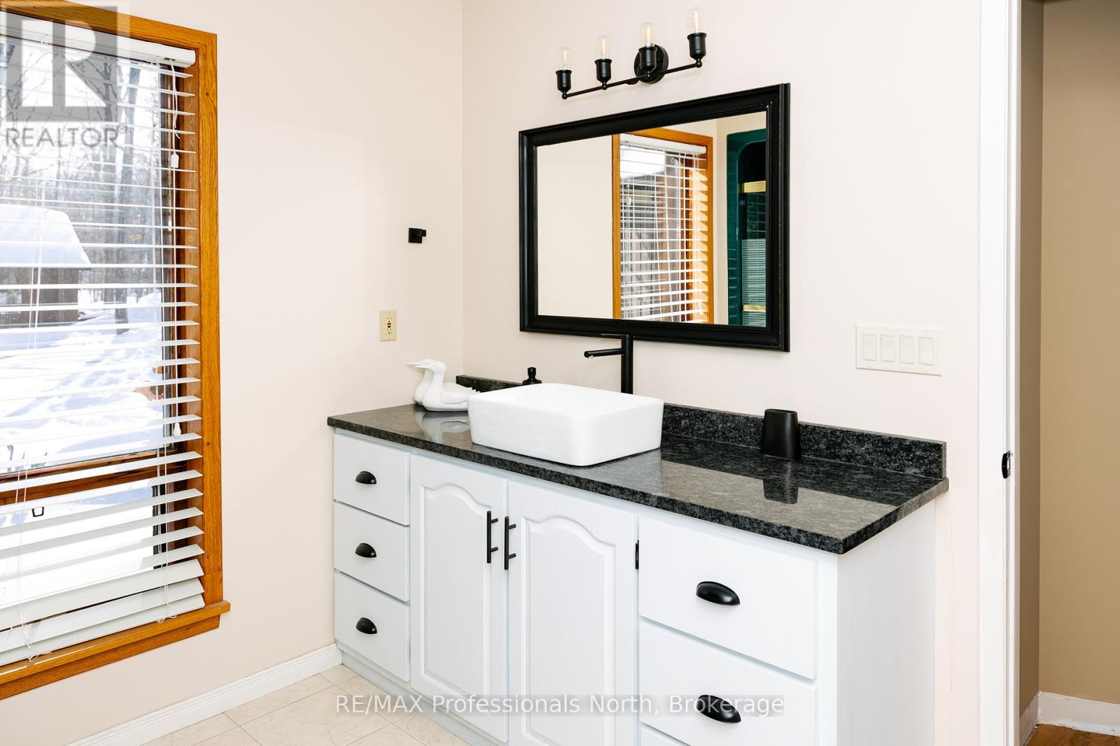 15111 Highway 35, Minden Hills, Ontario  K0M 2K0 - Photo 26 - X12960364