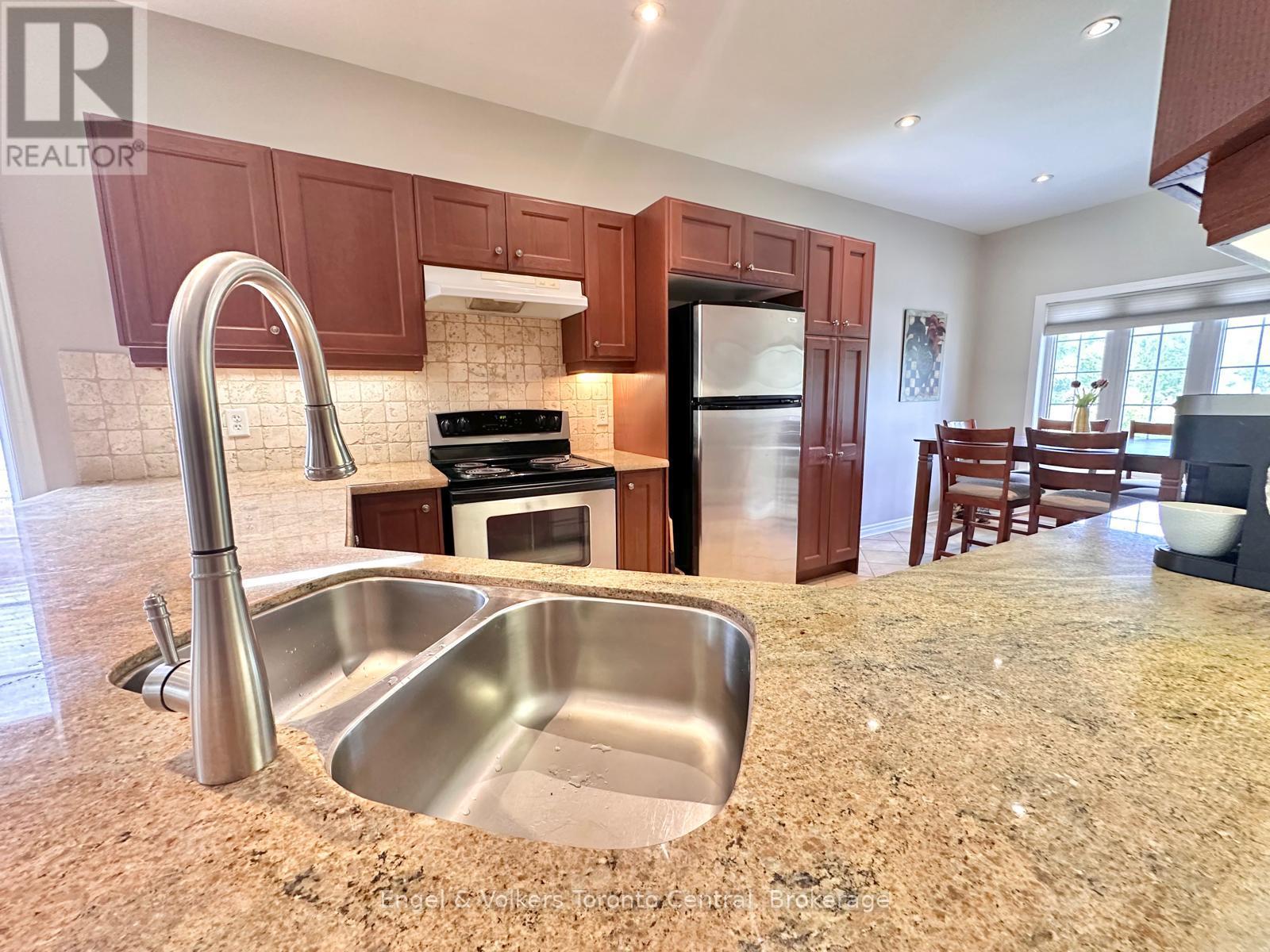 26 Thomas Drive, Collingwood, Ontario  L9Y 0A6 - Photo 3 - S12960664