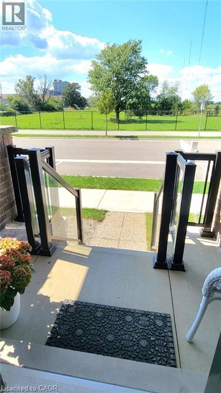 302 Hunter Road, Grimsby, Ontario  L3M 0H2 - Photo 4 - 40817648