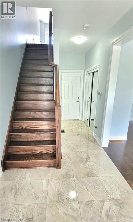 302 Hunter Road, Grimsby, Ontario  L3M 0H2 - Photo 6 - 40817648