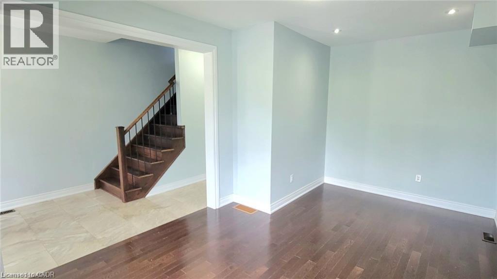 302 Hunter Road, Grimsby, Ontario  L3M 0H2 - Photo 8 - 40817648