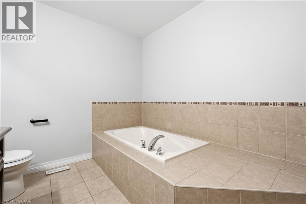 441 Stonehenge Drive Unit# 33, Ancaster, Ontario  L9K 0B1 - Photo 27 - 40817653