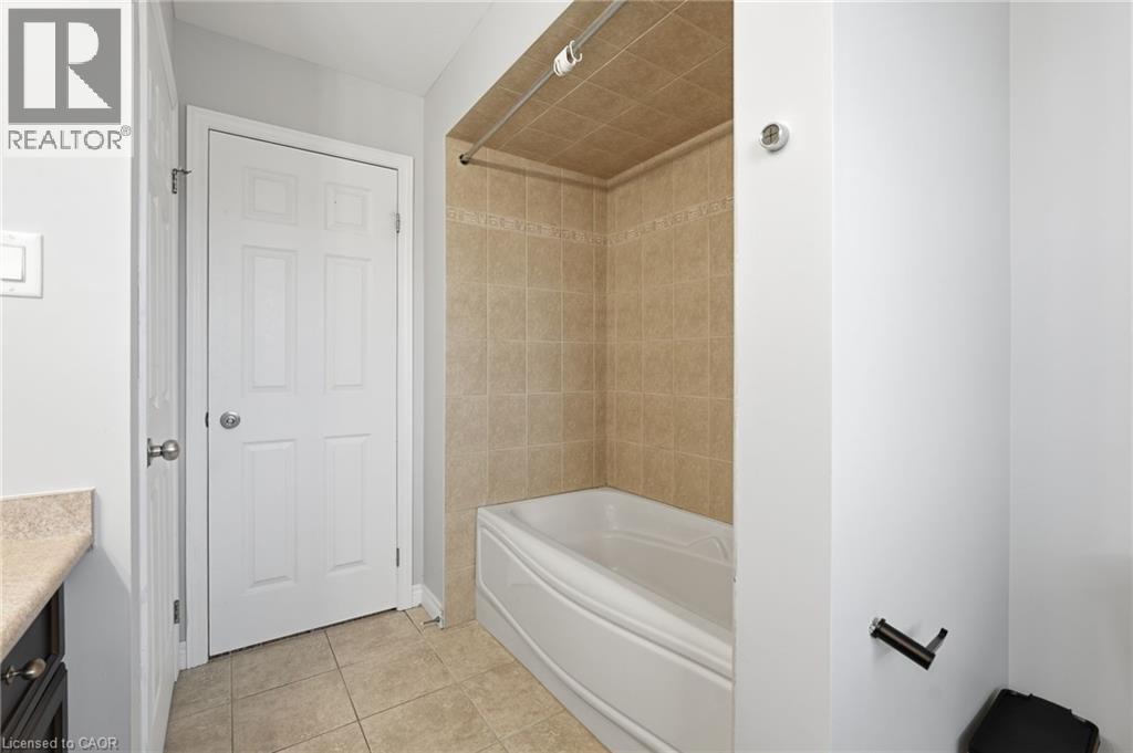 441 Stonehenge Drive Unit# 33, Ancaster, Ontario  L9K 0B1 - Photo 34 - 40817653