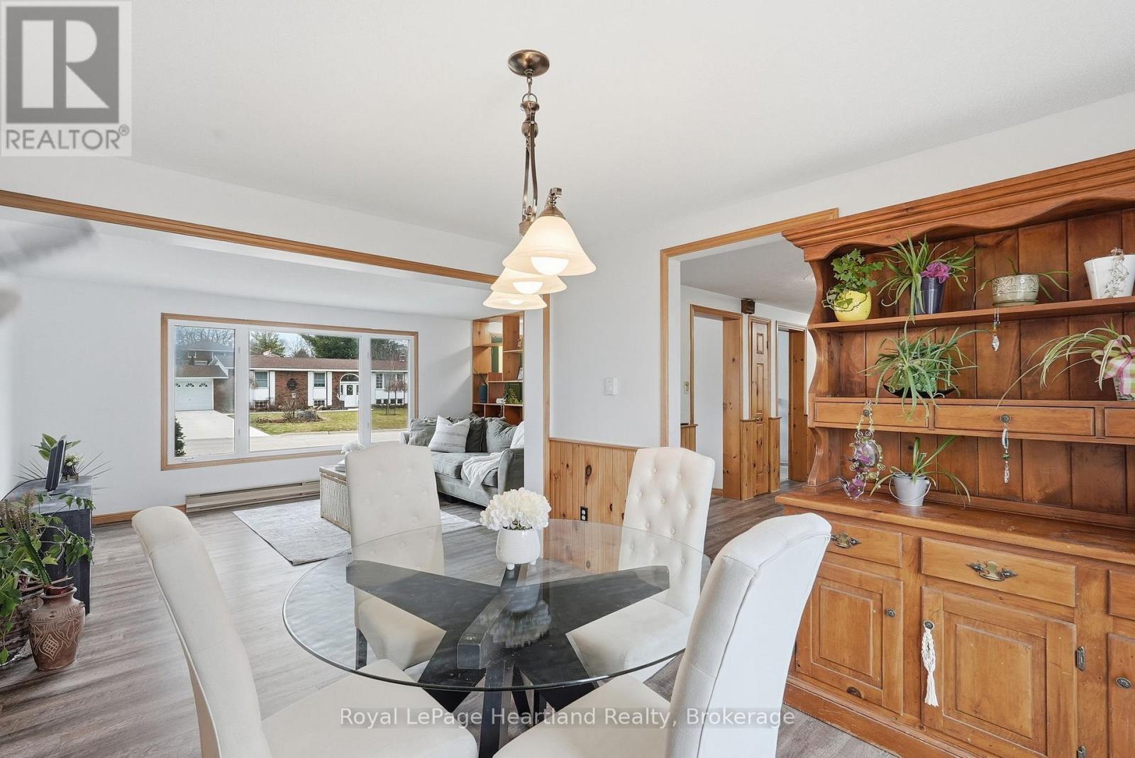 284 Manor Road, North Huron, Ontario  N0G 2W0 - Photo 15 - X12961034