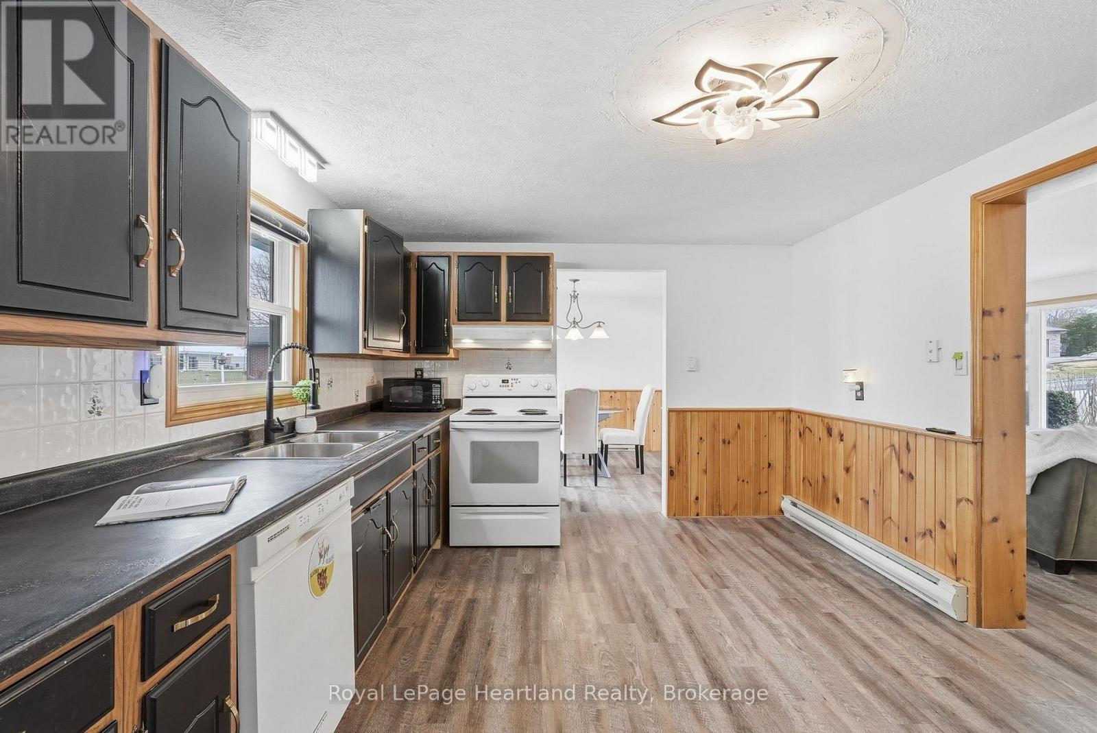 284 Manor Road, North Huron, Ontario  N0G 2W0 - Photo 19 - X12961034