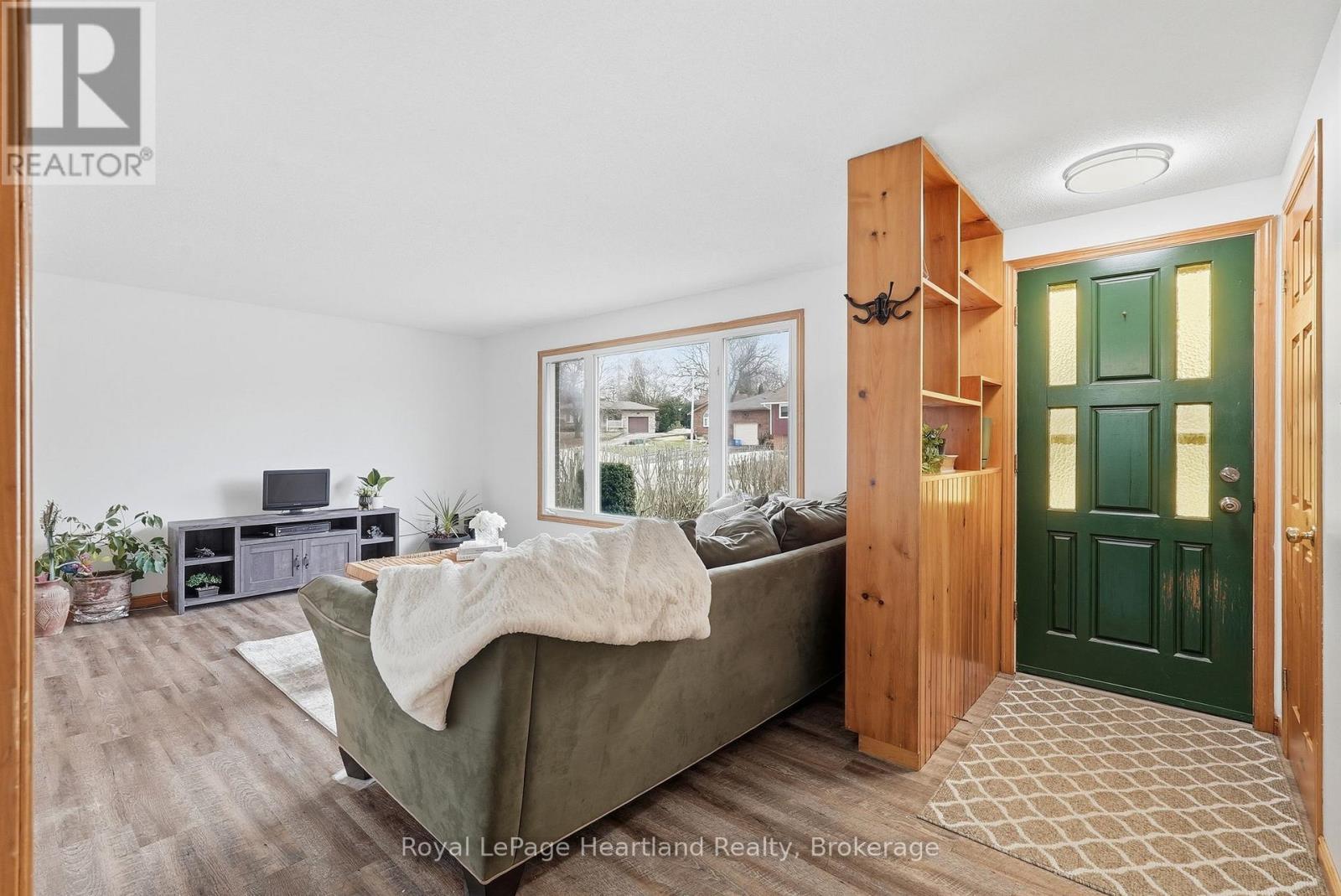 284 Manor Road, North Huron, Ontario  N0G 2W0 - Photo 8 - X12961034