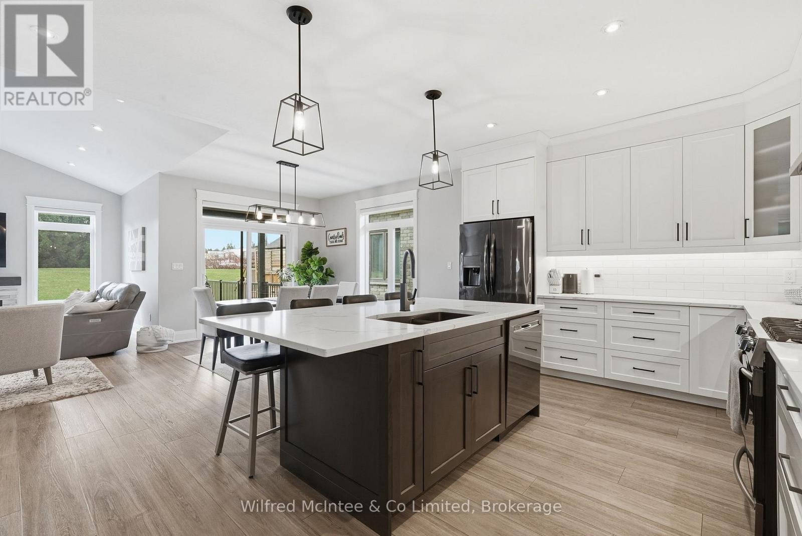 105 Fourth Street, Brockton, Ontario  N0G 2V0 - Photo 10 - X12961146