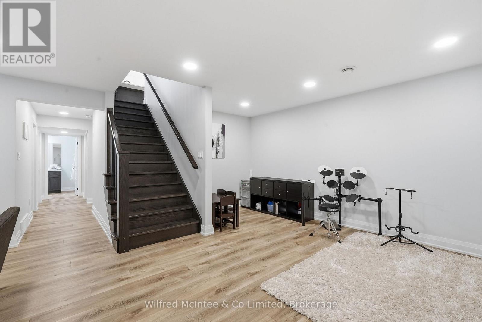 105 Fourth Street, Brockton, Ontario  N0G 2V0 - Photo 28 - X12961146