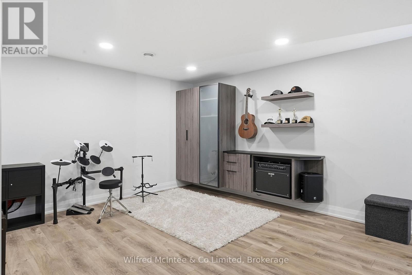 105 Fourth Street, Brockton, Ontario  N0G 2V0 - Photo 32 - X12961146